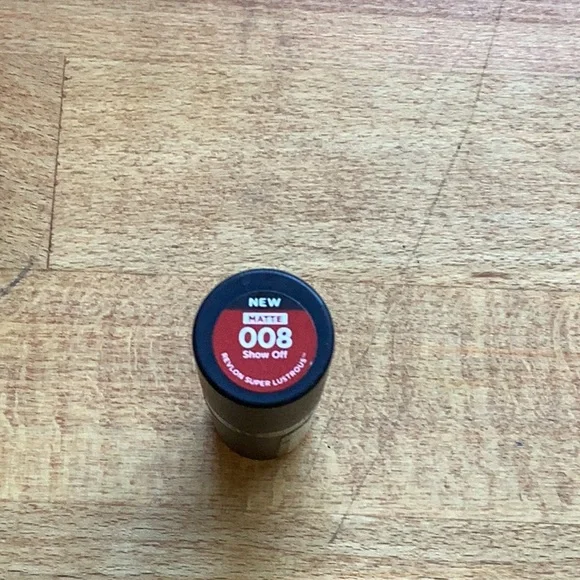 🎯5 for $25🎯Revlon New Matte008 Show off - Picture 2 of 4